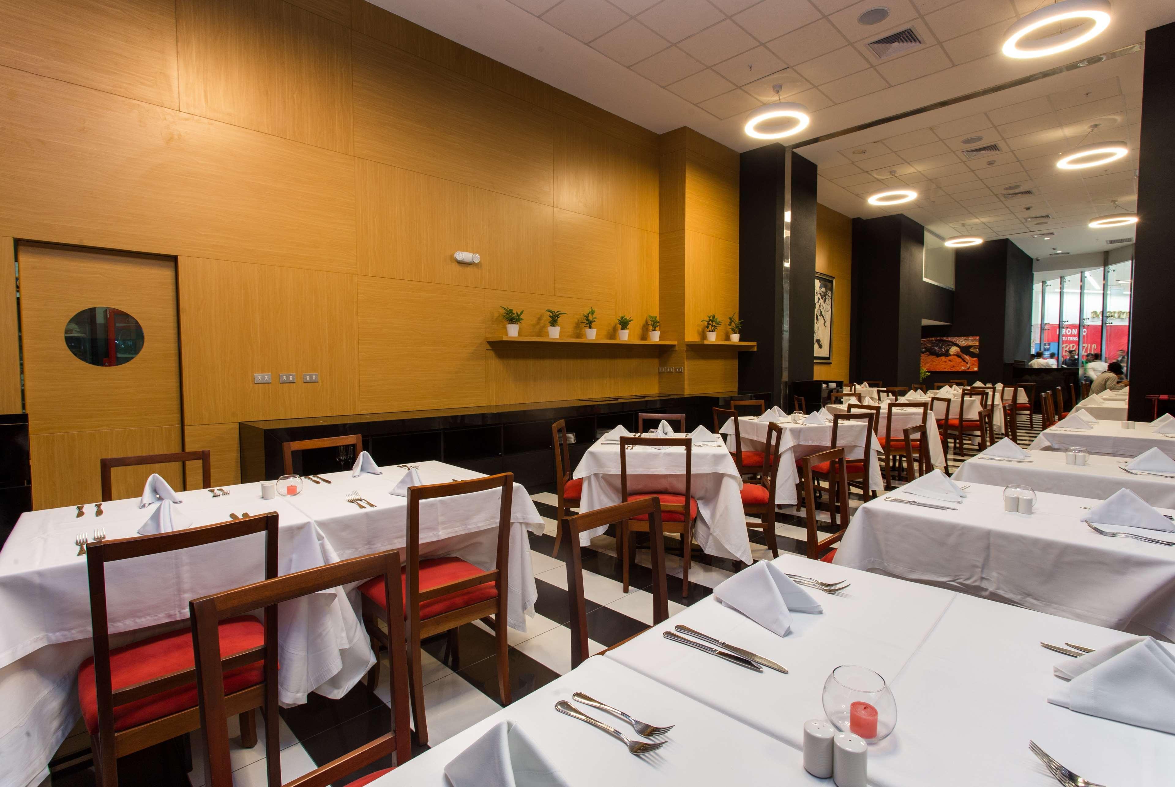 Wyndham Costa Del Sol Tumbes Hotell Exteriör bild