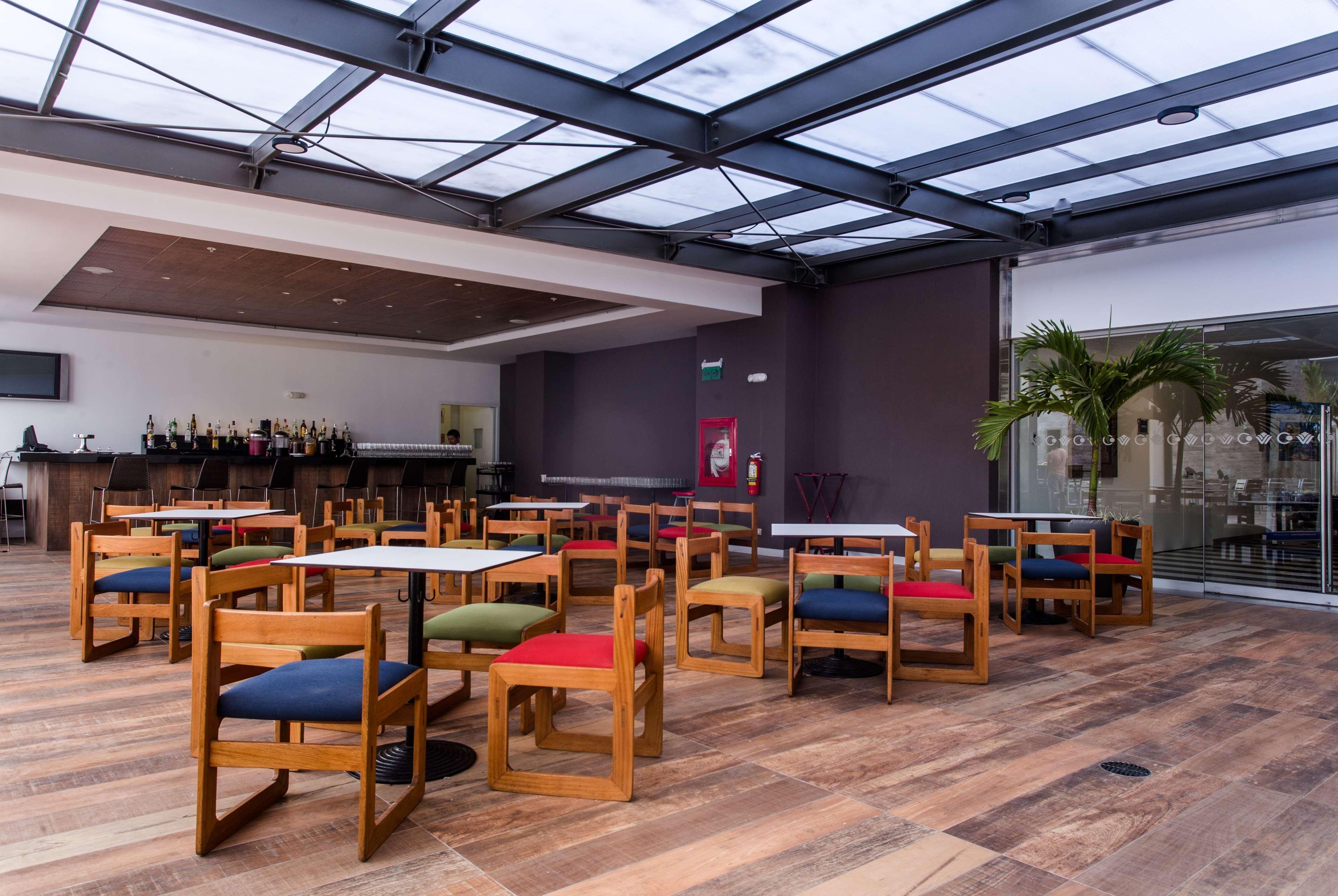 Wyndham Costa Del Sol Tumbes Hotell Exteriör bild