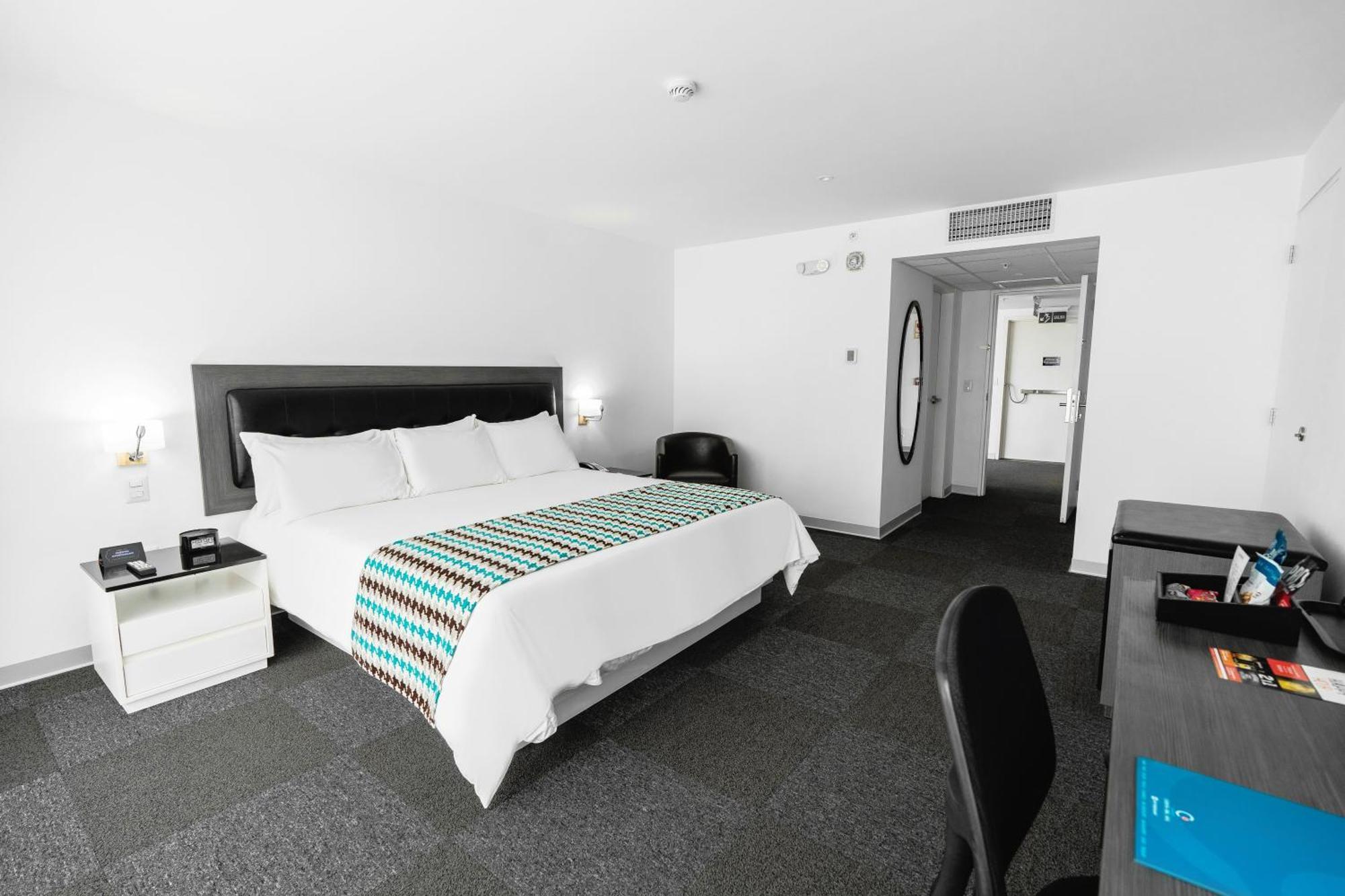 Wyndham Costa Del Sol Tumbes Hotell Exteriör bild
