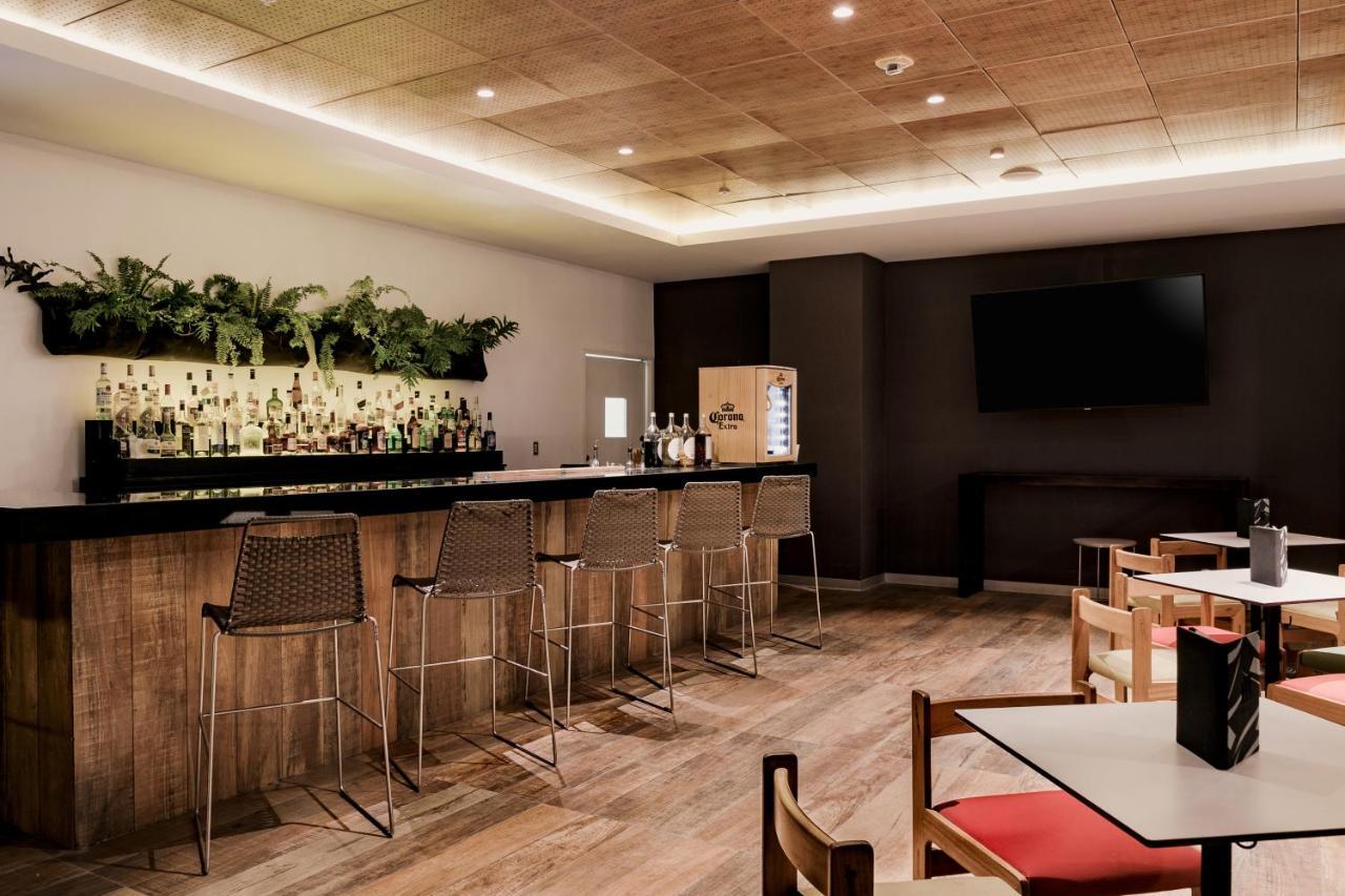 Wyndham Costa Del Sol Tumbes Hotell Exteriör bild