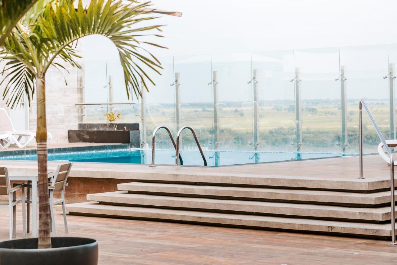 Wyndham Costa Del Sol Tumbes Hotell Exteriör bild